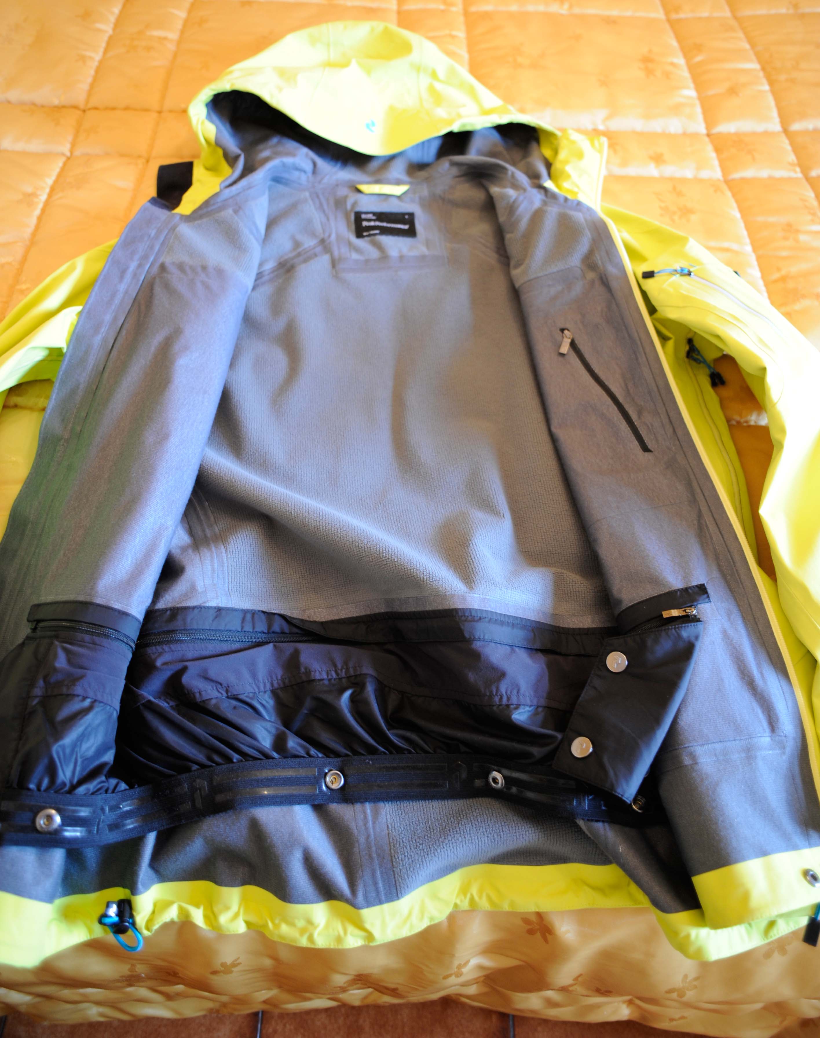 110957-heli-interno.jpg