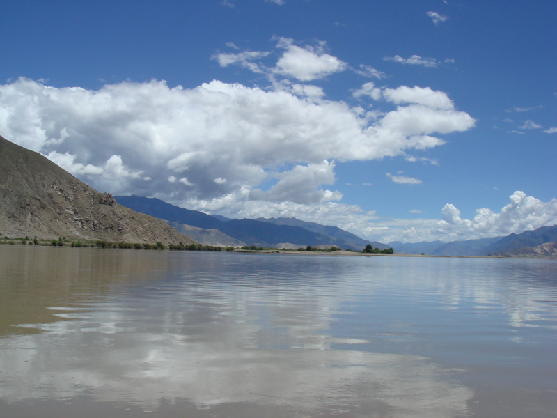 12066-sul-fiume-yarlong-tsangpo.jpg