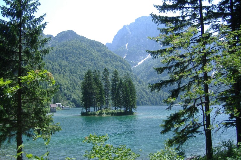 12349-lago-del-predil.jpg