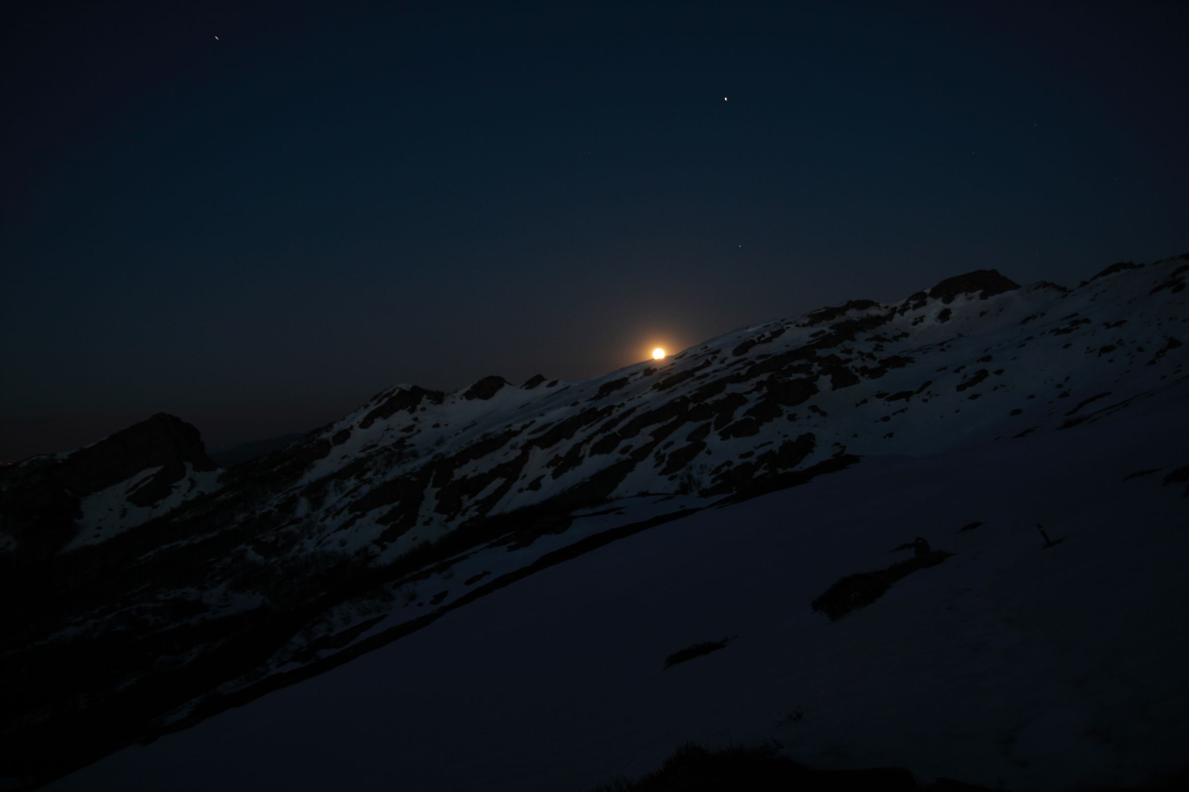 124544-monte-matto-con-luna-piena-15-aprile-2014-4-l.jpg