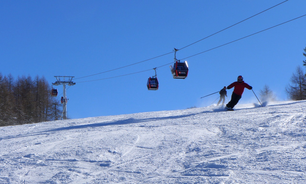 140749-skiing.jpg