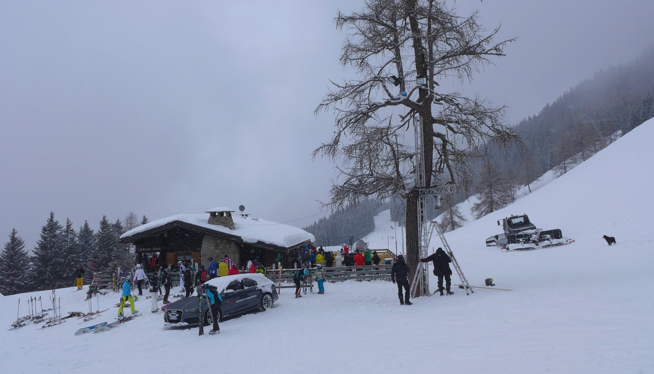 144196-preparazione-festa-audi-pinzolo.jpg