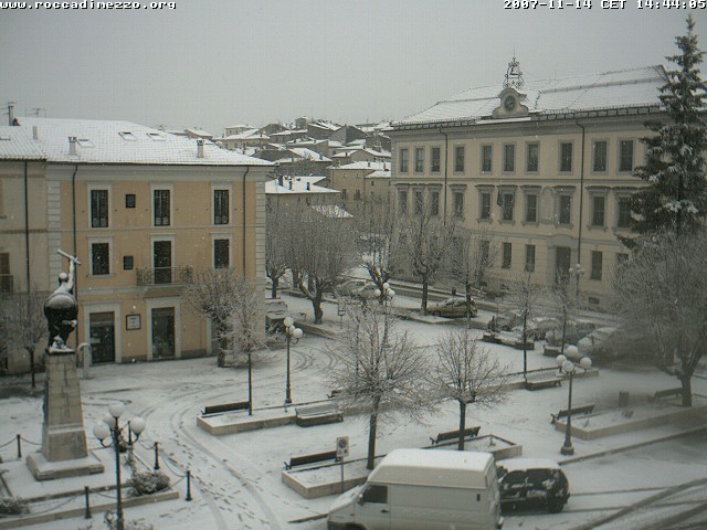 14723-rocca-di-mezzo-2.jpg
