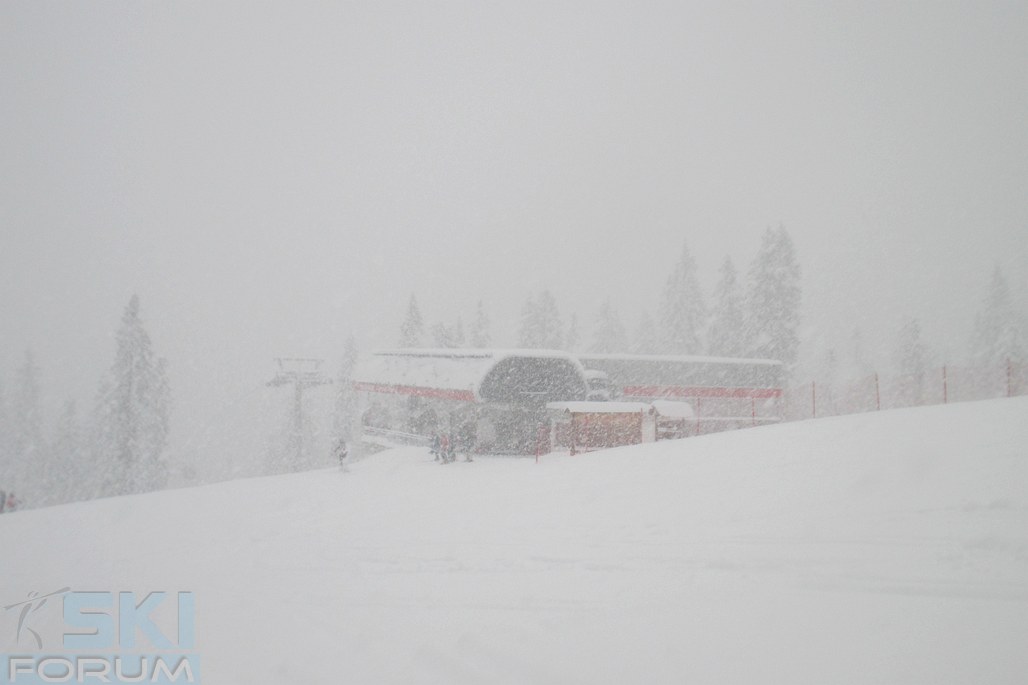 151814-nevicata-in-corso.jpg