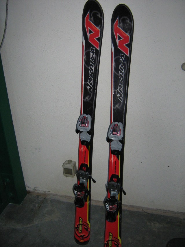29385-sci-nordica-team-120cm-radius10m-102-66-91-attacchi-marker-7.0.jpg