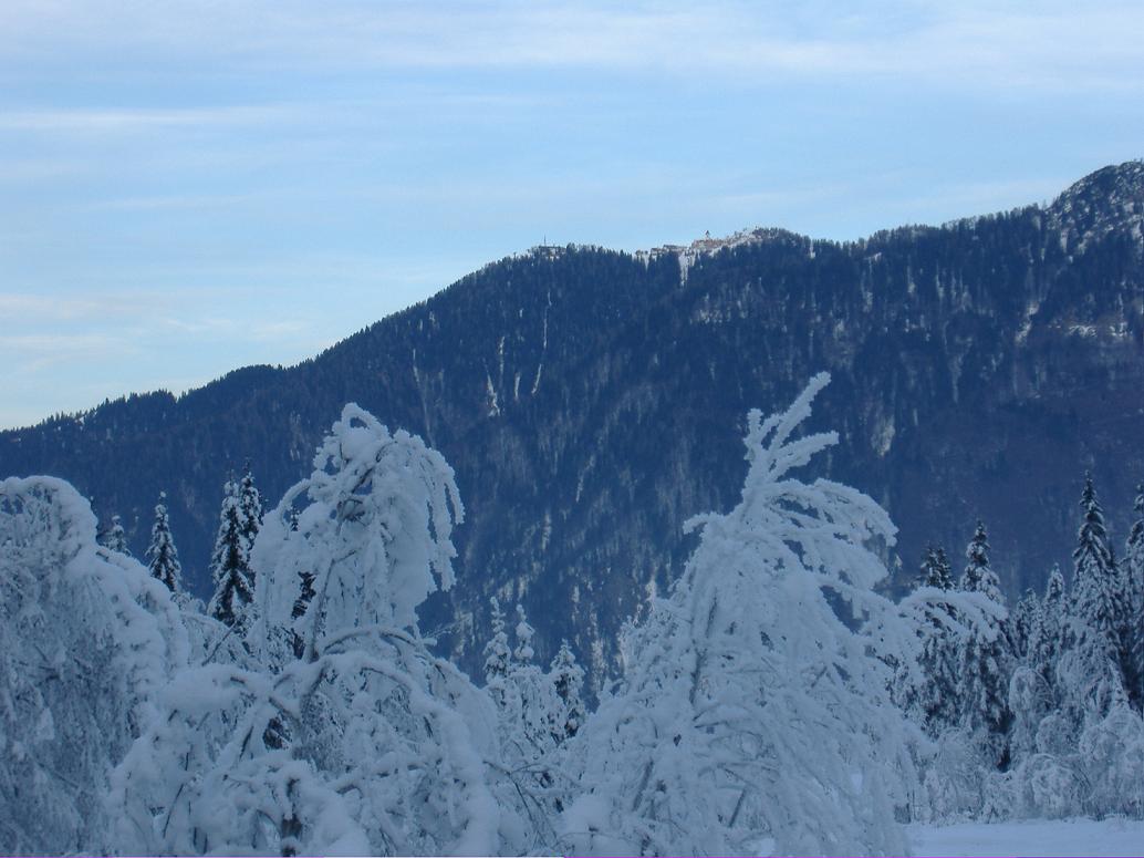 3978-dal-fondo-della-val-saisera-notiamo-in-lontananza-il-monte-lussari.jpg