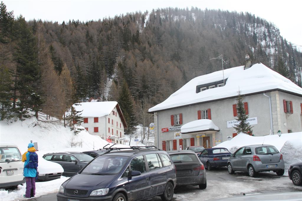 71930-2-arrivo-ancora-vista-dal-parcheggio-large.jpg