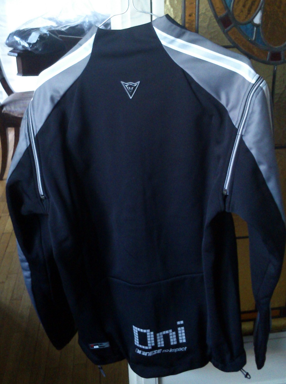 72053-windstopper2.jpg