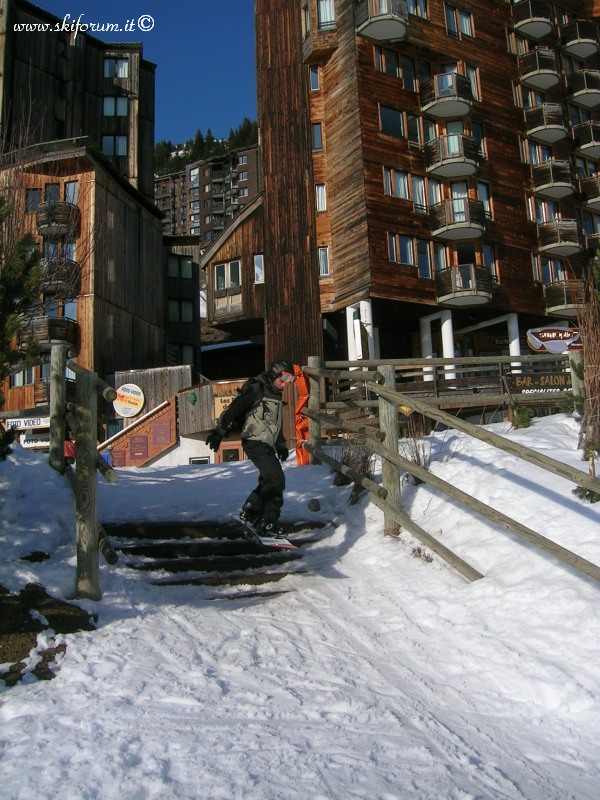 7563-salto-scale.jpg