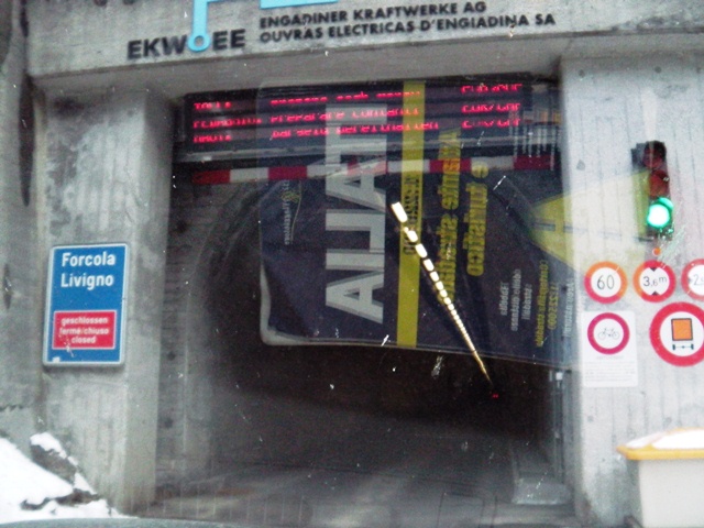 75758-11il-tunnel.jpg