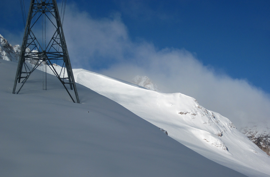 76165-neve-6-aprile-marmolada.jpg