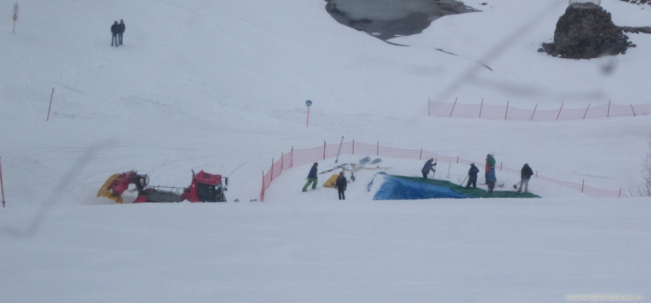 76765-piscina-destroy-winter-canazei.jpg