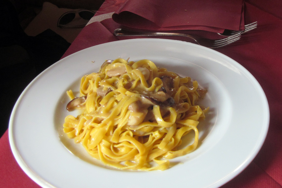 77299-tagliatelle-porcini.jpg