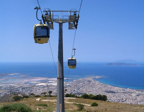 79317-wlf-cabinovia.jpg
