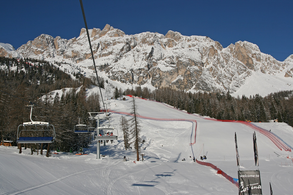 82700-preparativi-cdm-cortina.jpg