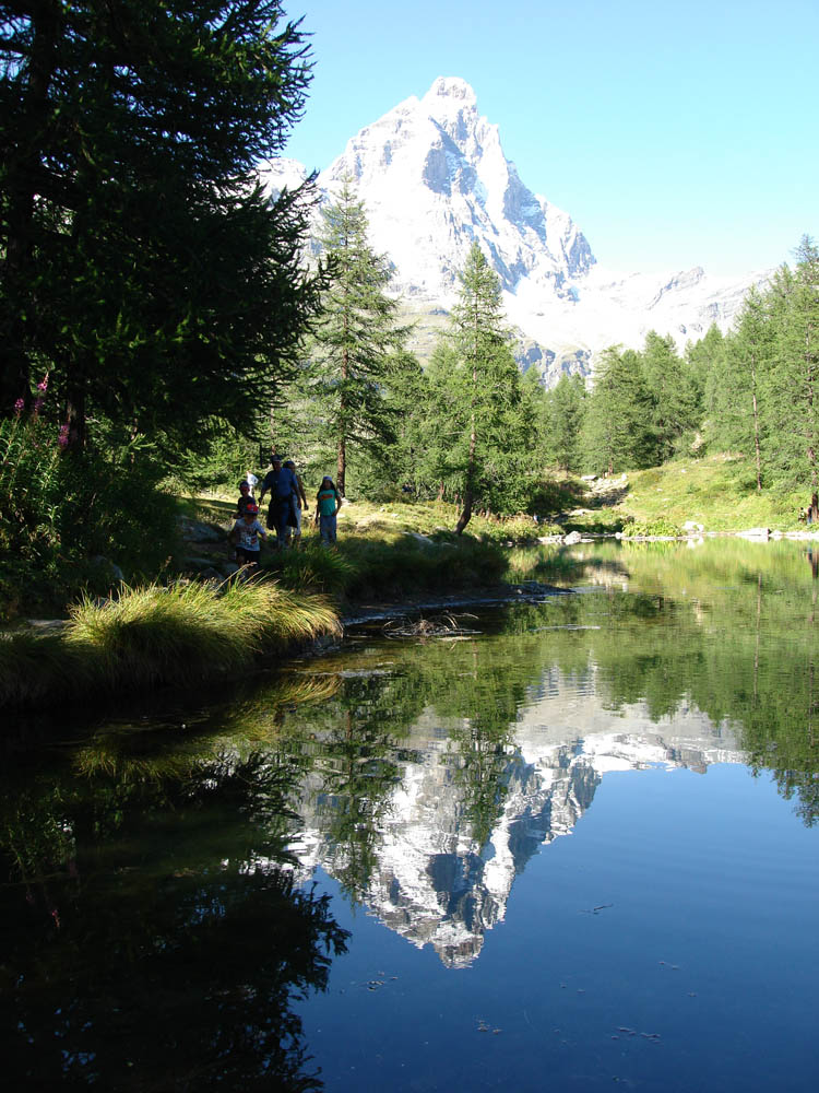 8620-lac-bleu2.jpg