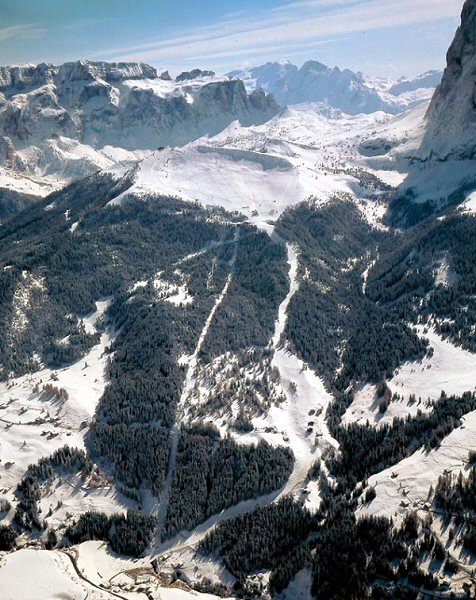 9234-1141050540-905807586-skislope.jpg
