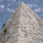 Piramide Cestia