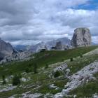 il rif. Scoiattoli (2255 m.) il rif. Scoiattoli (2255 m.)