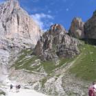 Le Porte Neigre con il Rifugio Preuss Le Porte Neigre con il Rifugio Preuss