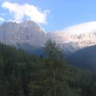Il versante occidentale del Catinaccio visto da San Cipriano Il versante occidentale del Catinaccio visto da San Cipriano