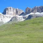 il Sass Pordoi e le pareti meridionali del Sella il Sass Pordoi e le pareti meridionali del Sella