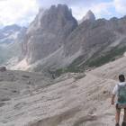 Sentiero che dal Passo Principe scende nella Valle de Vaiolet