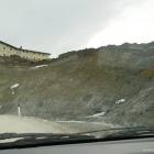 Lavori in corso per la costruzione di un ponte a Passo Gardena