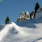 L'Averau spunta da un candido manto di neve immacolata...!!! L'Averau spunta da un candido manto di neve immacolata...!!!