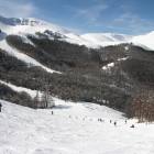 La pista del Macchione regala uno straordinario panorama sul comprensorio di Roccaraso. La pista del Macchione regala uno straordinario panorama sul comprensorio di Roccaraso.
