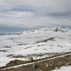 Il panorama verso monte Greco, la vetta più alta del massiccio altosangritano. Il panorama verso monte Greco, la vetta più alta del massiccio altosangritano.