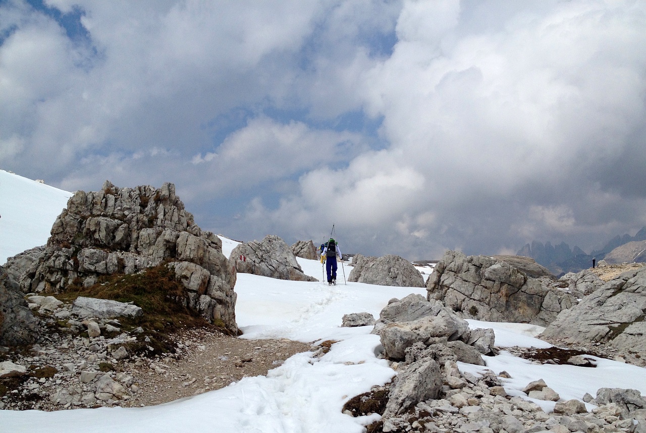 146499-tra-i-sassi.jpg
