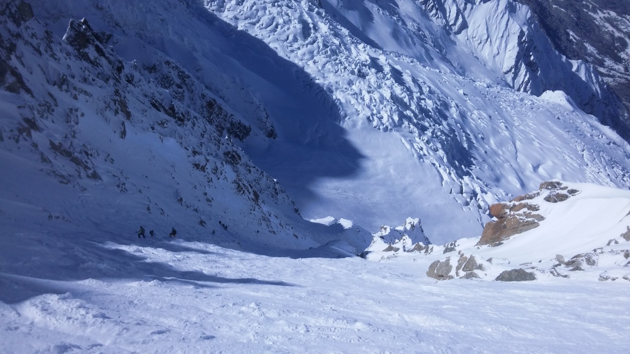 163952-couloir-des-cosmiques-7.3.2016-2-inizio-discesa.jpg