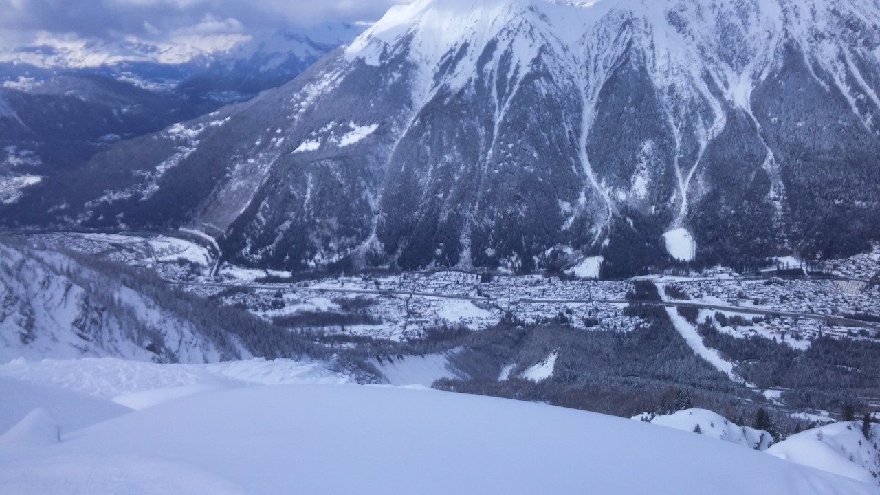 163963-couloir-des-cosmiques-7.3.2016-17.vista-della-vallata-di-chamonix-da-w-a-e-dal-ghiacciaio-di-les-bossonsjpg.jpg