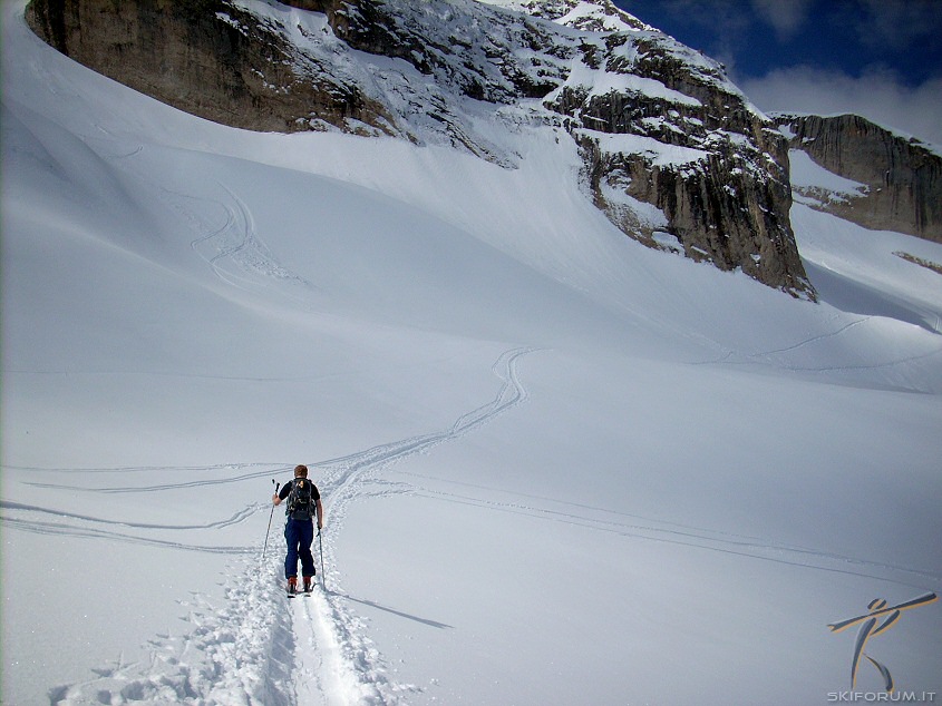 23877-traverso-iniziale-punta-penia.jpg