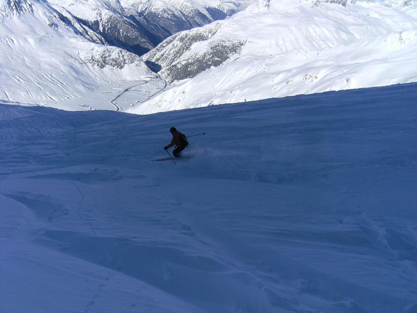 33036-giaocomoaction.jpg