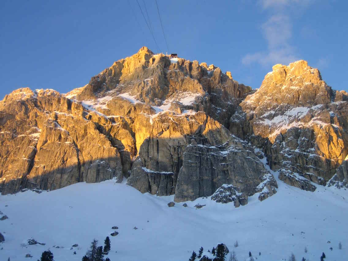 33265-036-lagazuoi-illuminated.jpg