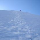 per gli utlimi 80 mt. ci si sposta sul versante ovest (ripido)