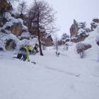 quando la neve è morbida non ha problemi a curvare quando la neve è morbida non ha problemi a curvare