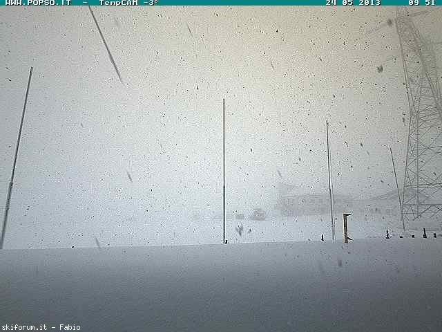 101832-25-maggio-24-webcam-nevicate-stelviolive01.jpg