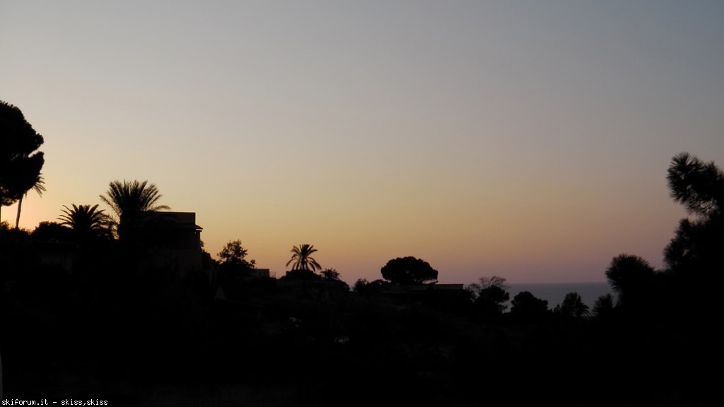 105748-salinaeolie-skylinetramonto-da-malfapiazza.jpg
