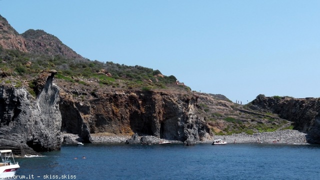 105930-panarea-e-basiluzzo-cala-iuncoimga01641011.jpg