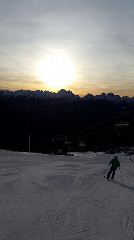 136849-scendiamo-dal-passo-feudo-all-alba.jpg