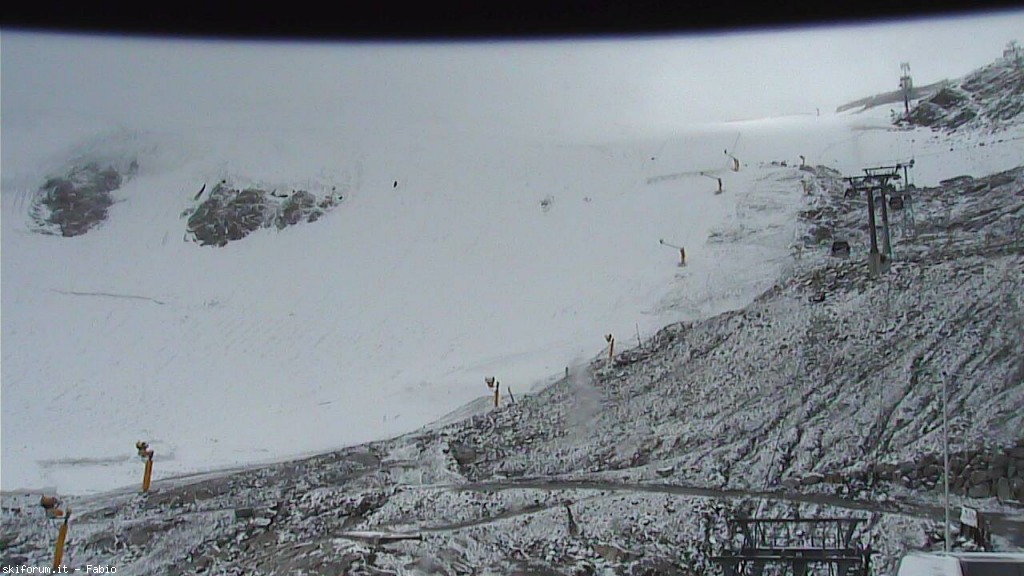 150005-webcam-prima-neve-6-settembre-2015-rb04.jpg