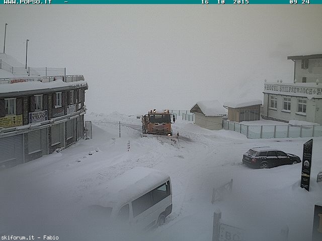 152008-nevicate-16-ottobre-2015-stelviolive11.jpg