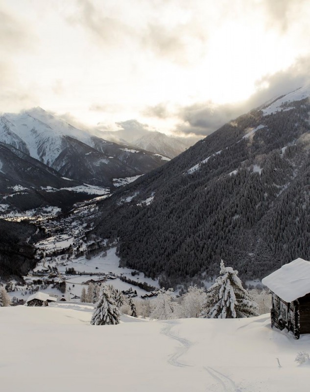 158766-deep-valais--valle.jpg