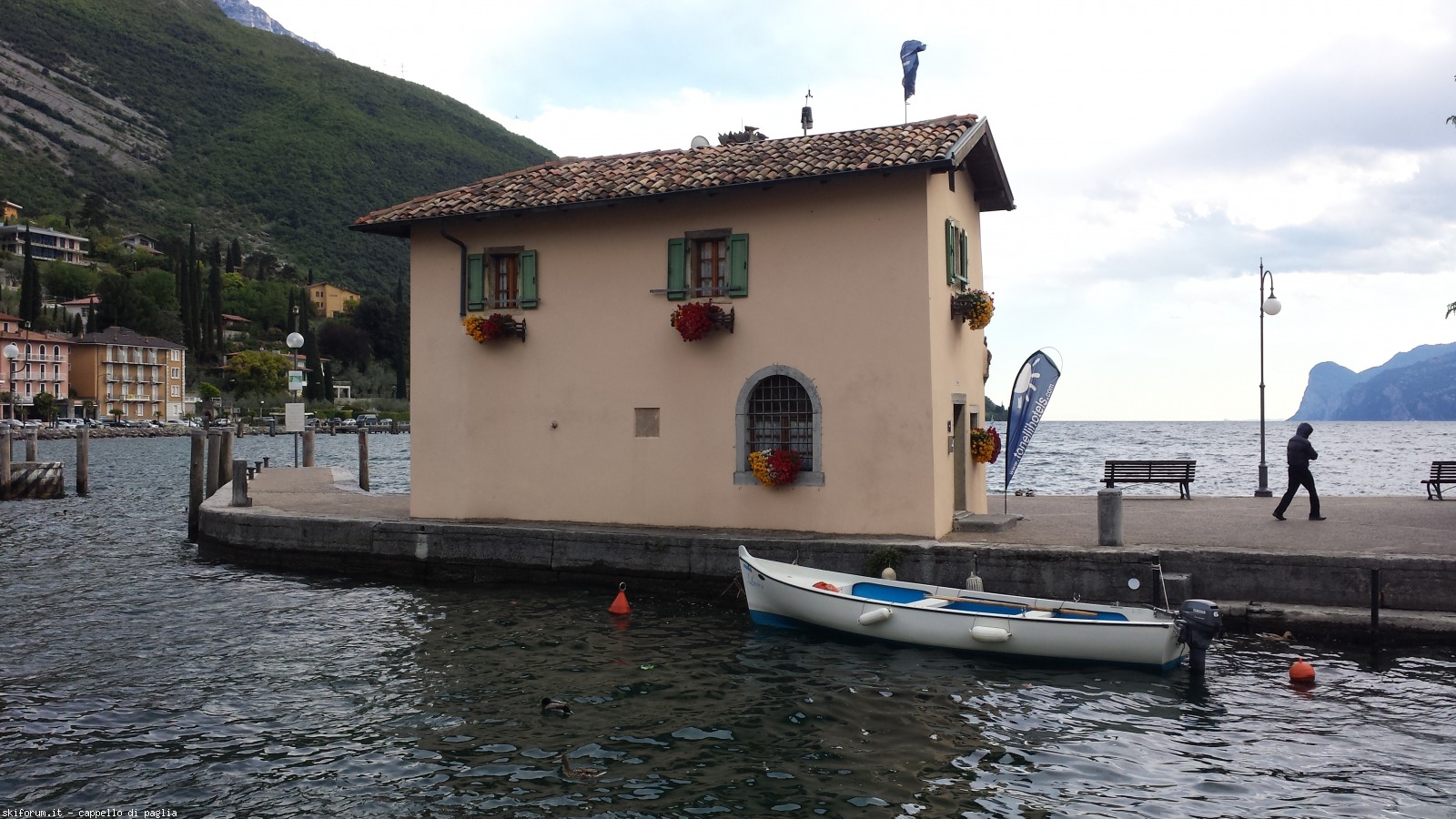 167670-busatte-20160425165851.jpg