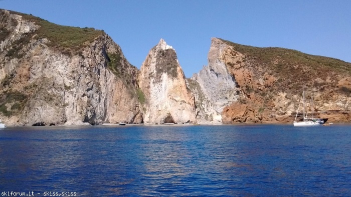 170848-ponza-e-palmarola-img20160701191604.jpg