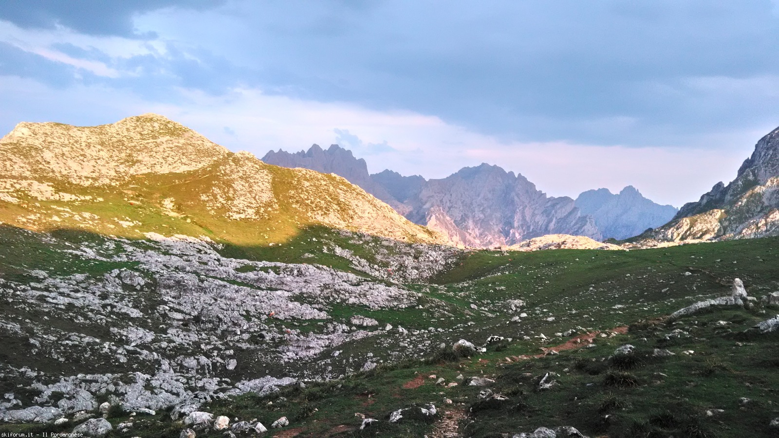 198790-picos-de-europa-p20170814203110hdr.jpg