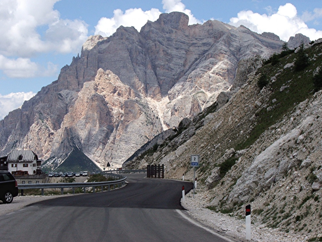 200596-2-conturines-da-passo-valparola.jpg